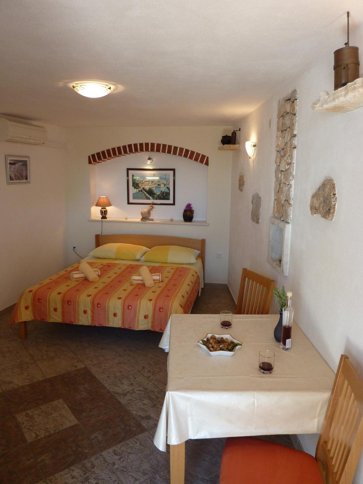 Paradise Stone Apartments Bol Room photo